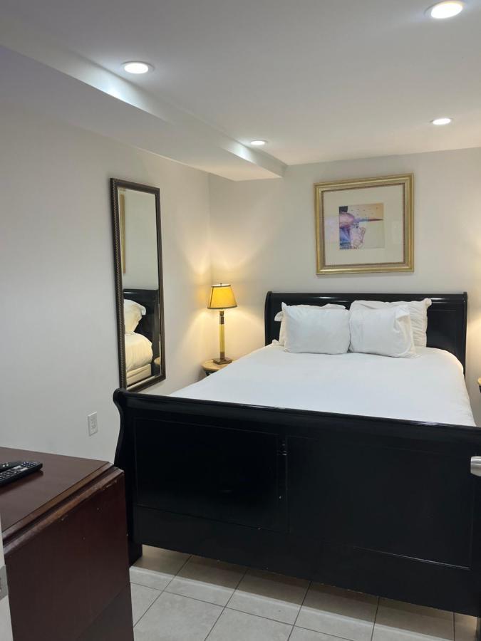 Comfy Basement Home 2 Bdrm1Den 3Queen Beds Washington Exterior photo
