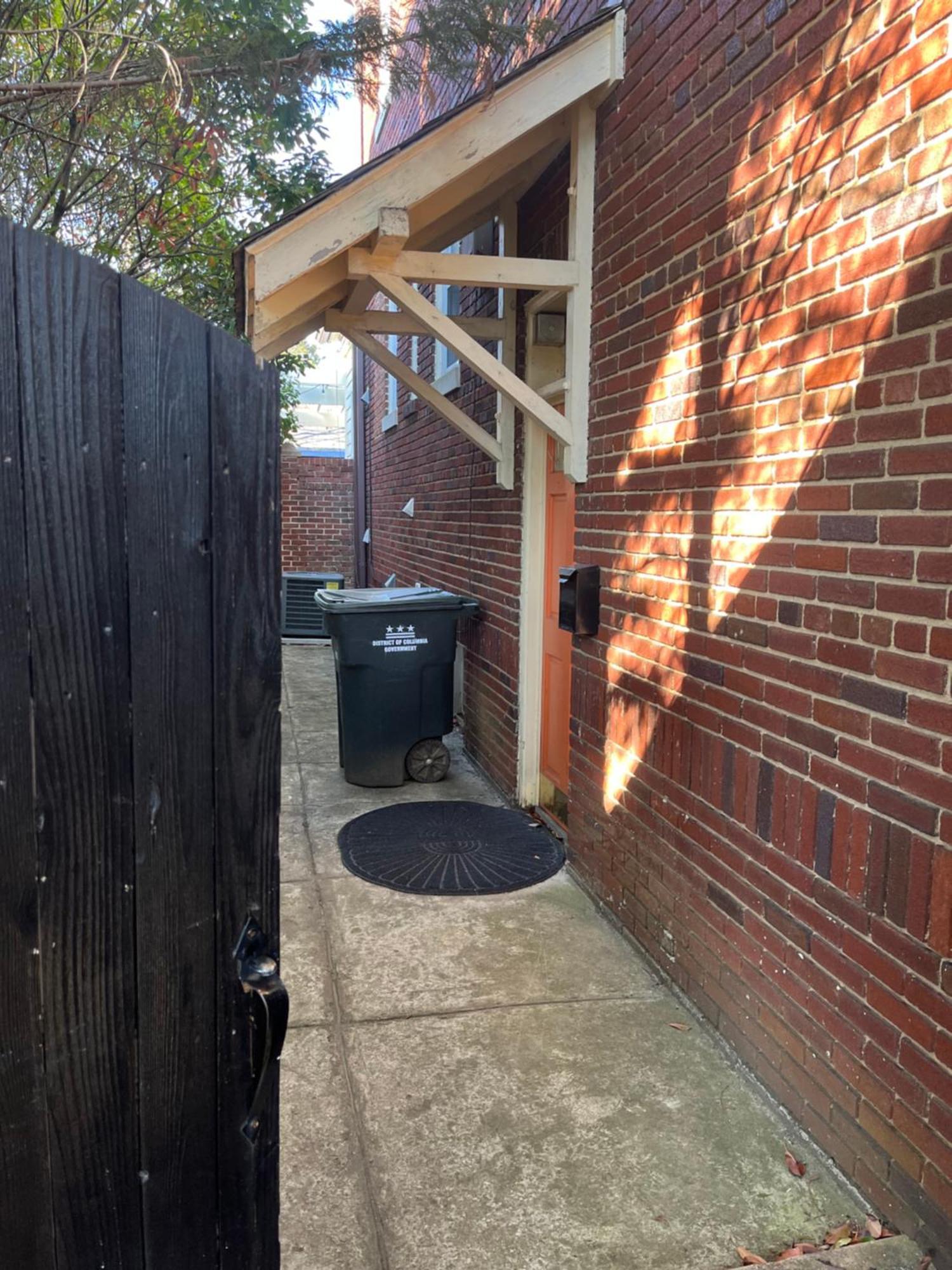 Comfy Basement Home 2 Bdrm1Den 3Queen Beds Washington Exterior photo