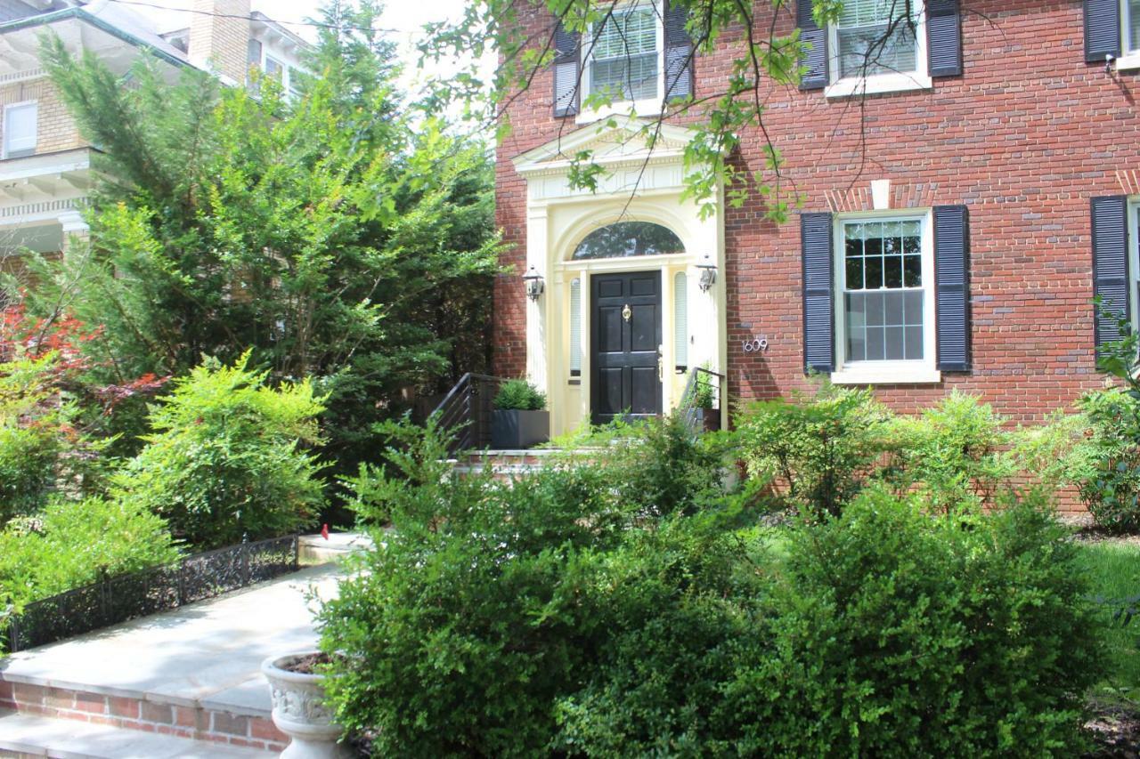 Comfy Basement Home 2 Bdrm1Den 3Queen Beds Washington Exterior photo